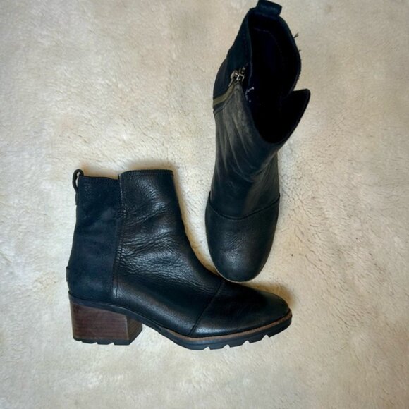 Accessories - Sorel Black Leather Ankle Boots 8.5